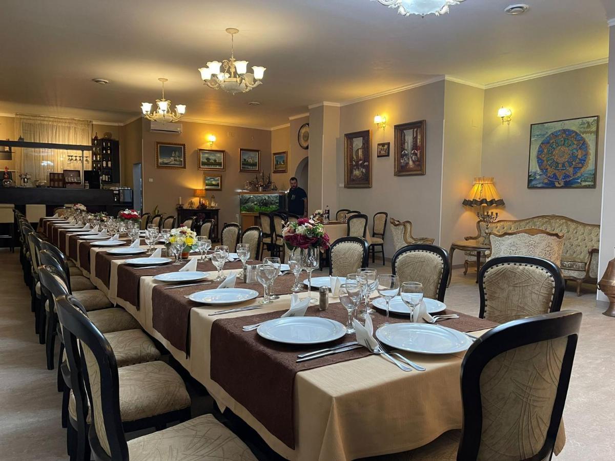 Hotel Tineretului Bucureşti Ngoại thất bức ảnh