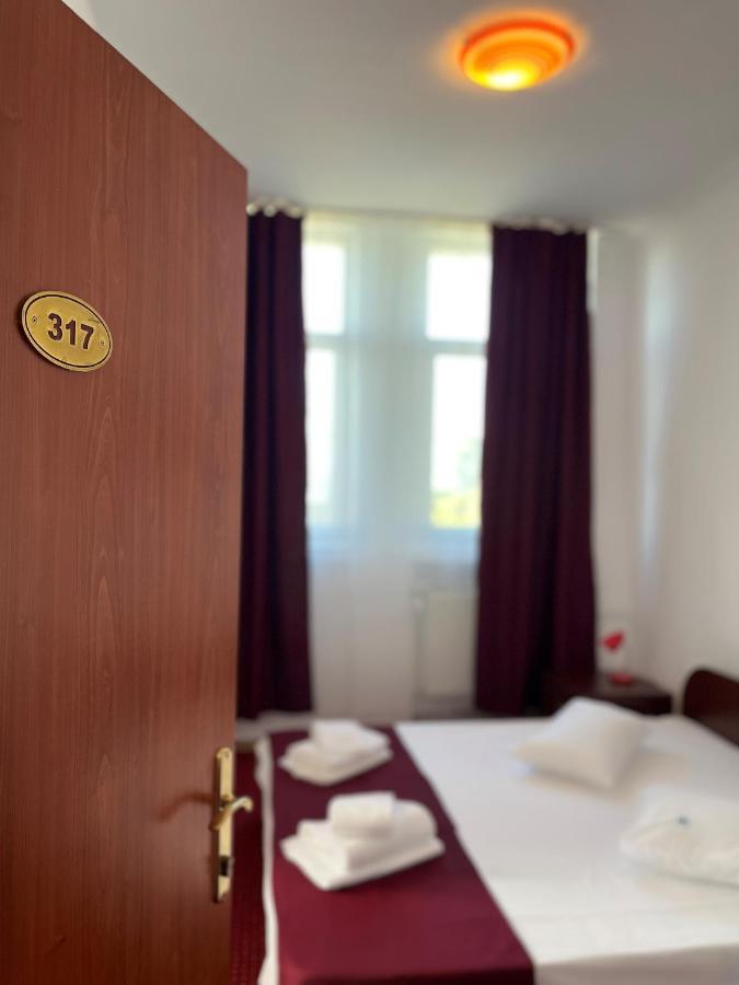 Hotel Tineretului Bucureşti Ngoại thất bức ảnh