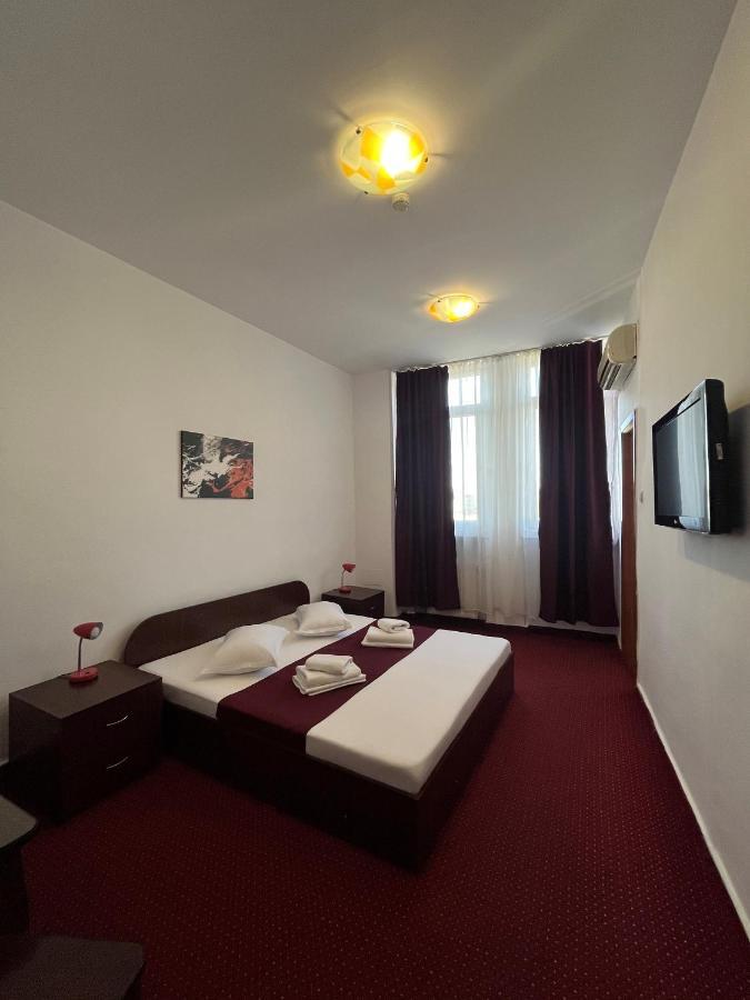 Hotel Tineretului Bucureşti Ngoại thất bức ảnh